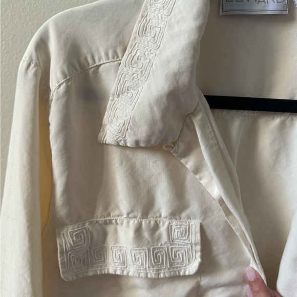 Vintage 100% silk button down size medium - Picture 2 of 5
